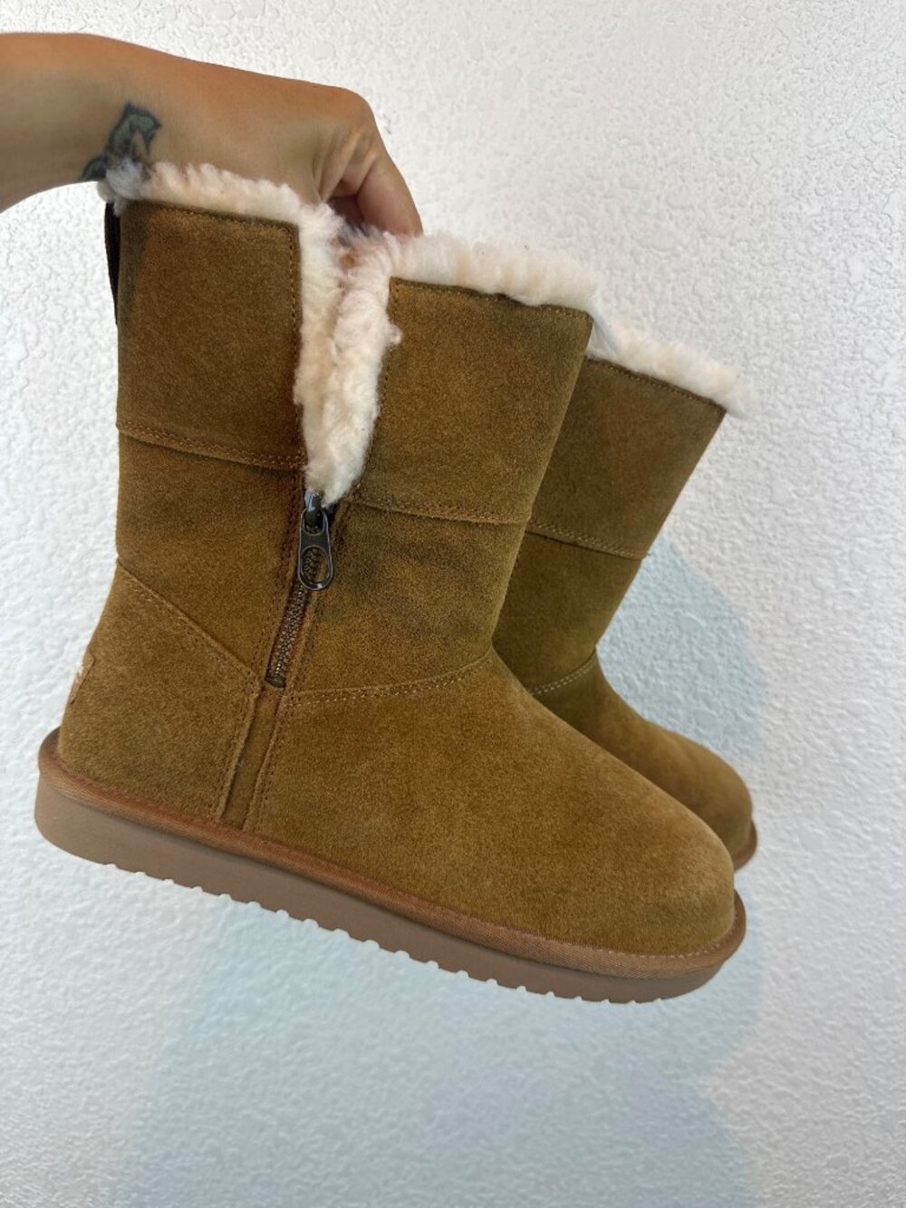 Koolaburra by UGG Chestnut Tan Faux Fur Zip Winter Boots Womens  Size 7 - Picture 2 of 8